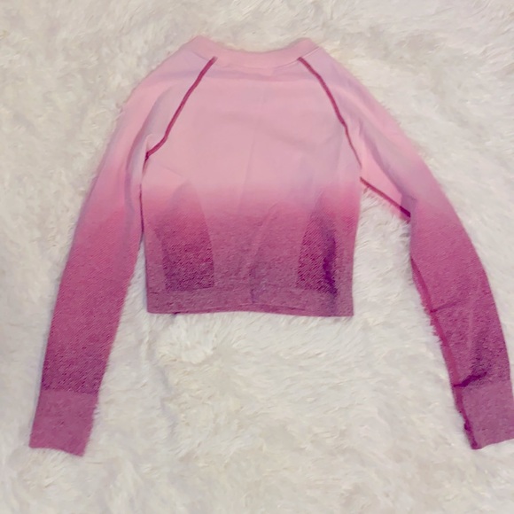 Super cute Athletic Crop Top - Picture 5 of 5